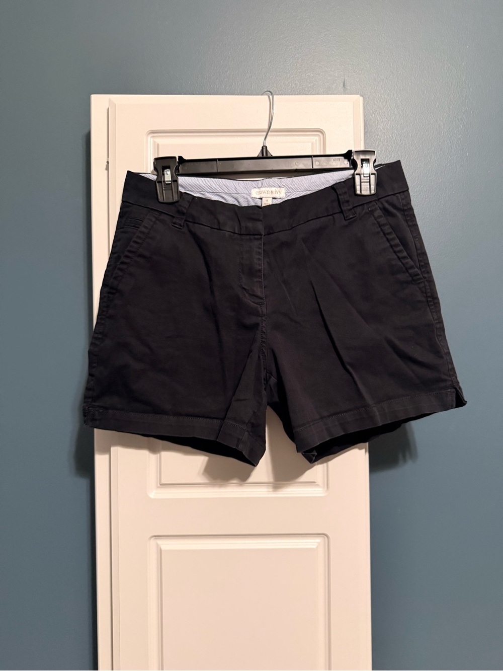 Crown & Ivy Women's Navy Cotton Chino Shorts- 5” inseam